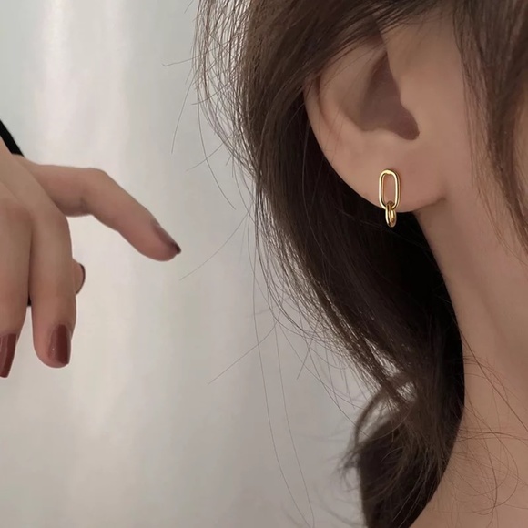 Interlocking Double Hoop Gold Earrings - Picture 1 of 5